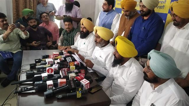 ਭਾਜਪਾ ਨੇ ‘ਆਪਰੇਸ਼ਨ ਲੋਟਸ’ ਤਹਿਤ ਸਾਡੇ 11 ਵਿਧਾਇਕਾਂ ਨੂੰ ਤੋੜਨ ਦੀ ਕੋਸ਼ਿਸ ਕੀਤੀ: ਚੀਮਾ