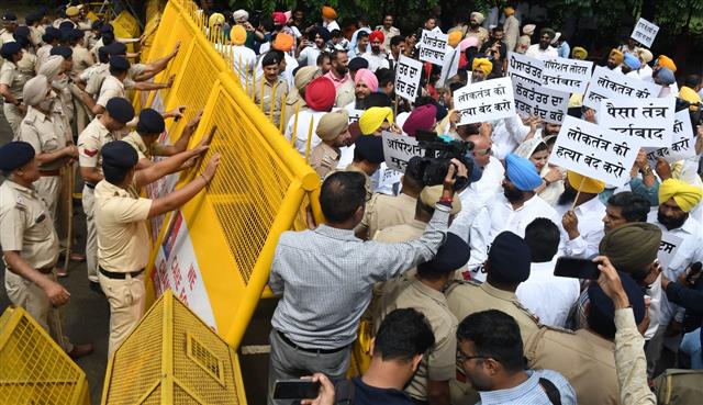 ਵਿਸ਼ੇਸ਼ ਸੈਸ਼ਨ ਰੱਦ ਕਰਨ ਖ਼ਿਲਾਫ਼ ਸੁਪਰੀਮ ਕੋਰਟ ਦਾ ਰੁਖ਼ ਕਰੇਗੀ ‘ਆਪ’ ਸਰਕਾਰ