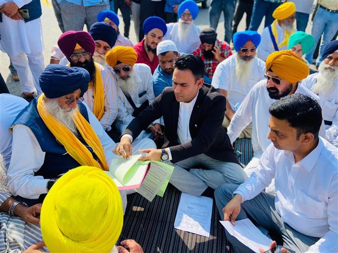 ਜੰਮੂ-ਕਸ਼ਮੀਰ ਪ੍ਰਸ਼ਾਸਨ ਦੇ ਫ਼ੈਸਲੇ ਖ਼ਿਲਾਫ਼ ਸਿਮਰਨਜੀਤ ਸਿੰਘ ਮਾਨ ਅਦਾਲਤ ਪੁੱਜੇ
