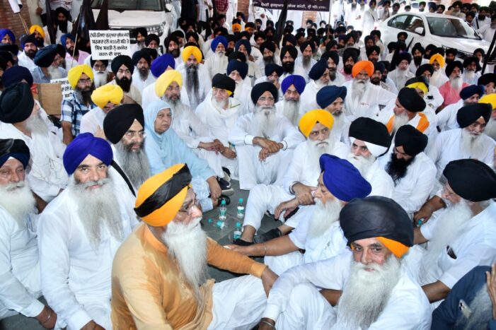 ਹਰਿਆਣਾ ’ਚ ਵੱਖਰੀ ਕਮੇਟੀ ਖ਼ਿਲਾਫ਼ ਸ਼੍ਰੋਮਣੀ ਕਮੇਟੀ ਨੇ ਰੋਸ ਮਾਰਚ ਕੀਤਾ