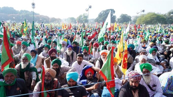 ਸੰਯੁਕਤ ਕਿਸਾਨ ਮੋਰਚੇ ਦੇ ਸੱਦੇ ’ਤੇ ਕੇਂਦਰ ਵਿਰੁੱਧ ਰਾਜਪਾਲ ਨੂੰ ਮੰਗ ਪੱਤਰ ਸੌਂਪਣ ਲਈ ਕਿਸਾਨ ਮੁਹਾਲੀ ’ਚ
