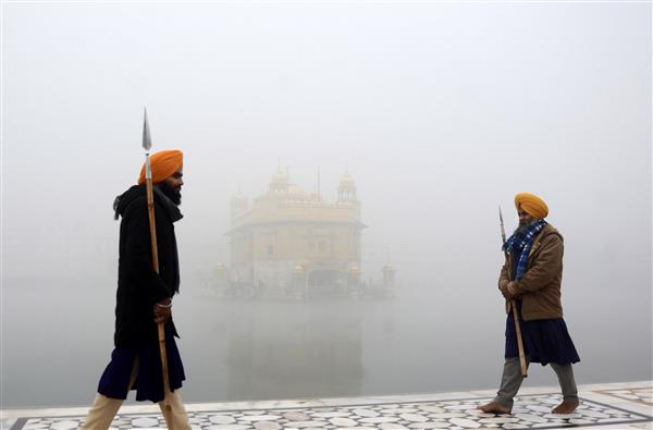 ਪੰਜਾਬ ਸਣੇ ਉੱਤਰੀ ਭਾਰਤ ’ਚ ਸੰਘਣੀ ਧੁੰਦ: ਸੜਕ ਤੇ ਰੇਲ ਆਵਾਜਾਈ ਪ੍ਰਭਾਵਿਤ