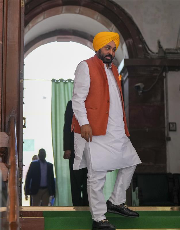 ਮਾਨ ਨੇ ਸ਼ਾਹ ਨਾਲ ਮੁਲਾਕਾਤ ਕੀਤੀ: ਕੰਡਿਆਲੀ ਤਾਰ, ਡਰੋਨ ਤੇ ਬੇਅਦਬੀ ਮਾਮਲਿਆਂ ’ਤੇ ਚਰਚਾ