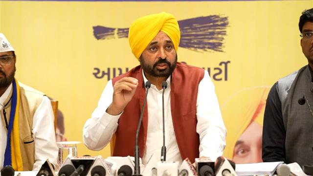 ਬਿਜਲੀ ਦੇ 25000 ‘ਜ਼ੀਰੋ ਬਿੱਲ’ ਲੈ ਕੇ ਗੁਜਰਾਤ ਪੁੱਜੇ ਭਗਵੰਤ ਮਾਨ