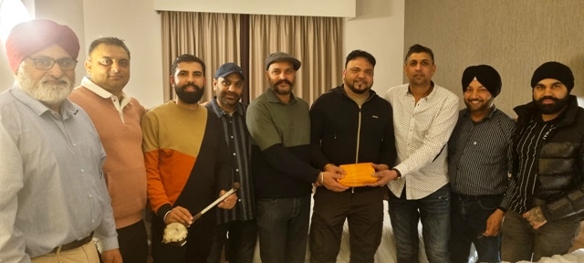 ਗਲਾਸਗੋ: ਸੰਗੀਤਕ ਸ਼ਾਮ ਦੌਰਾਨ ਜਸ ਡਰਬੀ ਦਾ ਵਿਸ਼ੇਸ਼ ਸਨਮਾਨ ਗਲਾਸਗੋ: ਸੰਗੀਤਕ ਸ਼ਾਮ ਦੌਰਾਨ ਜਸ ਡਰਬੀ ਦਾ ਵਿਸ਼ੇਸ਼ ਸਨਮਾਨ