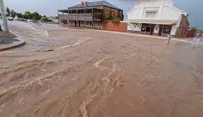 Flooding continues at menindee, while nsw ses warns of storms in northeast nsw