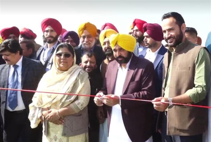 ਸਸਤੇ ਭਾਅ ਰੇਤ ਲਈ ਮੁੱਖ ਮੰਤਰੀ ਵੱਲੋਂ 16 ਜਨਤਕ ਖੱਡਾਂ ਦੀ ਸ਼ੁਰੂਆਤ ਸਸਤੇ ਭਾਅ ਰੇਤ ਲਈ ਮੁੱਖ ਮੰਤਰੀ ਵੱਲੋਂ 16 ਜਨਤਕ ਖੱਡਾਂ ਦੀ ਸ਼ੁਰੂਆਤ
