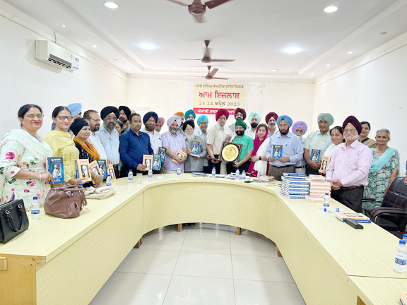 ਪਰਕਸ ਵੱਲੋਂ ਅਮਰੀਕਾ ਨਿਵਾਸੀ ਅਵਤਾਰ ਸਿੰਘ ਸਪਰਿੰਗਫ਼ੀਲਡ ਸਨਮਾਨਿਤ ਤੇ ਪੁਸਤਕ ਰਲੀਜ਼ ਸਮਾਗਮ ਆਯੋਜਿਤ