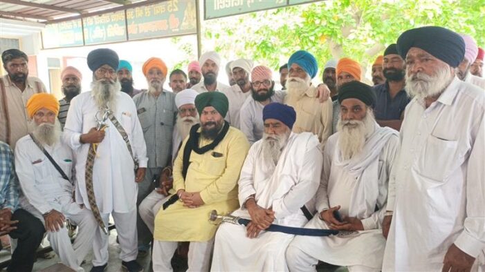 ਸਿਰਸਾ: ਜੇ.ਜੇ. ਕਾਲੋਨੀ ਸਥਿਤ ਗੁਰਦੁਆਰੇ ਵਿੱਚ ਬੇਅਦਬੀ ਦੀ ਕੋਸ਼ਿਸ਼ ਸਿਰਸਾ: ਜੇ.ਜੇ. ਕਾਲੋਨੀ ਸਥਿਤ ਗੁਰਦੁਆਰੇ ਵਿੱਚ ਬੇਅਦਬੀ ਦੀ ਕੋਸ਼ਿਸ਼