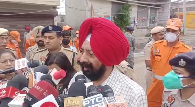 ਲੁਧਿਆਣਾ ਪੁਲੀਸ ਵੱਲੋਂ ਸਿਟ ਕਾਇਮ ਲੁਧਿਆਣਾ ਪੁਲੀਸ ਵੱਲੋਂ ਸਿਟ ਕਾਇਮ