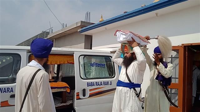 ਗੁਰਦਾਸਪੁਰ: ਸ਼ਾਰਟ ਸਰਕਟ ਕਾਰਨ ਗੁਰੂ ਗ੍ਰੰਥ ਸਾਹਿਬ ਦੇ ਤਿੰਨ ਸਰੂਪ ਅਗਨ ਭੇਟ ਗੁਰਦਾਸਪੁਰ: ਸ਼ਾਰਟ ਸਰਕਟ ਕਾਰਨ ਗੁਰੂ ਗ੍ਰੰਥ ਸਾਹਿਬ ਦੇ ਤਿੰਨ ਸਰੂਪ ਅਗਨ ਭੇਟ