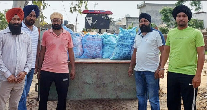 ਹੜ੍ਹ ਪੀੜਤਾਂ ਨੂੰ “ਦਸਵੰਧ ਹੈਲਪ ਗਰੁੱਪ” ਨੇ ਰਾਸ਼ਨ ਦੇ ਪੈਕਟ ਵੰਡੇ ਹੜ੍ਹ ਪੀੜਤਾਂ ਨੂੰ “ਦਸਵੰਧ ਹੈਲਪ ਗਰੁੱਪ” ਨੇ ਰਾਸ਼ਨ ਦੇ ਪੈਕਟ ਵੰਡੇ