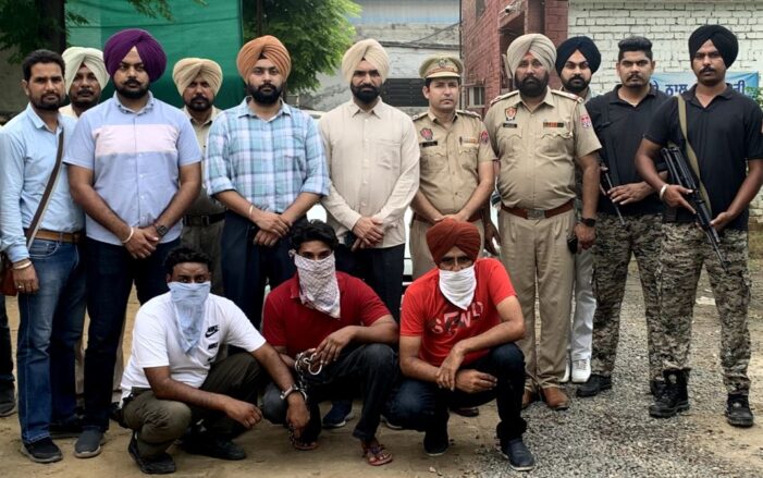 ਗੋਪੀ ਡੱਲੇਵਾਲੀਆ ਗੈਂਗ ਦੇ ਤਿੰਨ ਸ਼ੂਟਰ ਗ੍ਰਿਫ਼ਤਾਰ ਗੋਪੀ ਡੱਲੇਵਾਲੀਆ ਗੈਂਗ ਦੇ ਤਿੰਨ ਸ਼ੂਟਰ ਗ੍ਰਿਫ਼ਤਾਰ