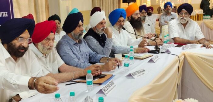 ਯੂਸੀਸੀ ਬਾਰੇ ਸਰਕਾਰ ਨਾਲ ਗੱਲ ਕਰਨ ਲਈ ਸਿੱਖਾਂ ਦੀ 11 ਮੈਂਬਰੀ ਟੀਮ ਕਾਇਮ ਯੂਸੀਸੀ ਬਾਰੇ ਸਰਕਾਰ ਨਾਲ ਗੱਲ ਕਰਨ ਲਈ ਸਿੱਖਾਂ ਦੀ 11 ਮੈਂਬਰੀ ਟੀਮ ਕਾਇਮ