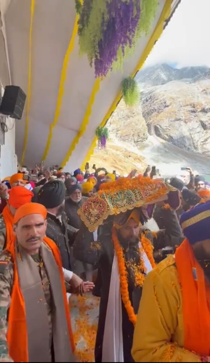ਸ੍ਰੀ ਹੇਮਕੁੰਟ ਸਾਹਿਬ ਦੀ ਯਾਤਰਾ ਸਮਾਪਤ, ਗੁਰਦੁਆਰੇ ਦੇ ਕਵਿਾੜ ਸੰਗਤ ਲਈ ਬੰਦ ਕੀਤੇ