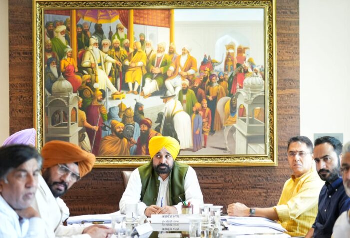 ਪੰਜਾਬ ਮੰਤਰੀ ਮੰਡਲ ਦੀ ਹੰਗਾਮੀ ਮੀਟਿੰਗ: ਪਾਣੀ ਦੀ ਇਕ ਬੂੰਦ ਵੀ ਕਿਸੇ ਹੋਰ ਸੂਬੇ ਨੂੰ ਨਾ ਦੇਣ ਦਾ ਐਲਾਨ ਪੰਜਾਬ ਮੰਤਰੀ ਮੰਡਲ ਦੀ ਹੰਗਾਮੀ ਮੀਟਿੰਗ: ਪਾਣੀ ਦੀ ਇਕ ਬੂੰਦ ਵੀ ਕਿਸੇ ਹੋਰ ਸੂਬੇ ਨੂੰ ਨਾ ਦੇਣ ਦਾ ਐਲਾਨ