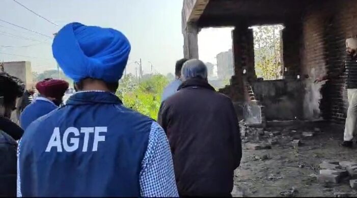 ਪੁਲੀਸ ਗ੍ਰਿਫ਼ਤ ’ਚੋਂ ਫ਼ਰਾਰ ਹੋਣ ਦੀ ਕੋਸ਼ਿਸ਼ ਦੌਰਾਨ ਗੈਂਗਸਟਰ ਜੱਸਾ ਹੈਪੋਵਾਲ ਗੋਲੀਆਂ ਲੱਗਣ ਕਾਰਨ ਜ਼ਖ਼ਮੀ ਪੁਲੀਸ ਗ੍ਰਿਫ਼ਤ ’ਚੋਂ ਫ਼ਰਾਰ ਹੋਣ ਦੀ ਕੋਸ਼ਿਸ਼ ਦੌਰਾਨ ਗੈਂਗਸਟਰ ਜੱਸਾ ਹੈਪੋਵਾਲ ਗੋਲੀਆਂ ਲੱਗਣ ਕਾਰਨ ਜ਼ਖ਼ਮੀ