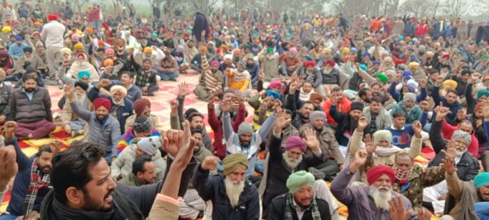 ਅਪਰੇਟਰਾਂ ਤੇ ਡਰਾਈਵਰਾਂ ਨੇ ਬਠਿੰਡਾ-ਚੰਡੀਗੜ੍ਹ ਕੌਮੀ ਮਾਰਗ ’ਤੇ ਟੌਲ ਪਲਾਜ਼ਾ ਕਾਲਾਝਾੜ ਵਿਖੇ ਦਿੱਤਾ ਸੂਬਾਈ ਧਰਨਾ ਅਪਰੇਟਰਾਂ ਤੇ ਡਰਾਈਵਰਾਂ ਨੇ ਬਠਿੰਡਾ-ਚੰਡੀਗੜ੍ਹ ਕੌਮੀ ਮਾਰਗ ’ਤੇ ਟੌਲ ਪਲਾਜ਼ਾ ਕਾਲਾਝਾੜ ਵਿਖੇ ਦਿੱਤਾ ਸੂਬਾਈ ਧਰਨਾ