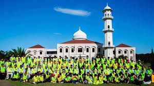 Ahmadiyya Muslims lead the way in Clean Up Australia Day