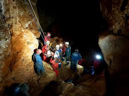 NSW SES ASSIST AT JENOLAN CAVES RESCUE