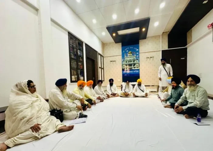 ਸੁਖਬੀਰ ਨੂੰ ਤਨਖ਼ਾਹੀਆ ਕਰਾਰ ਦਿੱਤੇ ਜਾਣ ਦੇ ਮਾਮਲੇ ’ਤੇ ਅਕਾਲ ਤਖ਼ਤ ਵੱਲੋਂ ਸੱਦੀ ਮੀਟਿੰਗ ਵਿਚ ਵਿਦਵਾਨਾਂ ਨੇ ਦਿੱਤੇ ਸੁਝਾਅ