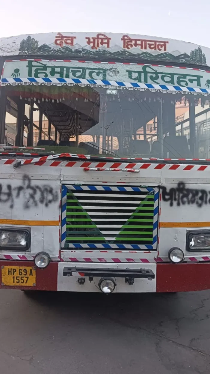 ਅੰਮ੍ਰਿਤਸਰ ’ਚ ਹਿਮਾਚਲ ਟਰਾਂਸਪੋਰਟ ਦੀਆਂ 4 ਬੱਸਾਂ ਦੀ ਭੰਨ-ਤੋੜ