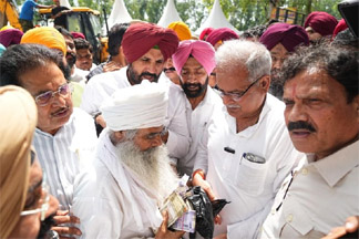 ਪੰਜਾਬ ਤੇ ਕੇਂਦਰ ਸਰਕਾਰ ’ਚ ਤਾਲਮੇਲ ਦੀ ਘਾਟ ਕਰਕੇ ਇੰਨਾ ਵੱਡਾ ਨੁਕਸਾਨ ਹੋਇਆ: ਬਘੇਲ ਪੰਜਾਬ ਤੇ ਕੇਂਦਰ ਸਰਕਾਰ ’ਚ ਤਾਲਮੇਲ ਦੀ ਘਾਟ ਕਰਕੇ ਇੰਨਾ ਵੱਡਾ ਨੁਕਸਾਨ ਹੋਇਆ: ਬਘੇਲ