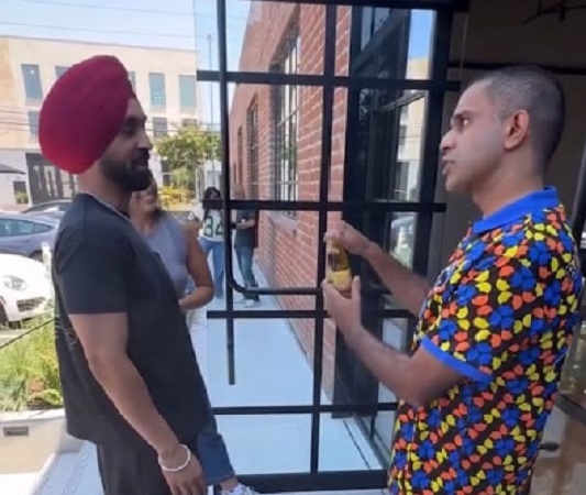 ਐਪਲ ਮਿਉੂਜ਼ਕ ਵਾਲਿਆਂ ਨੇ ‘ਸਰ੍ਹੋਂ ਦਾ ਤੇਲ’ ਚੋਅ ਕੇ ਕੀਤਾ ਦਿਲਜੀਤ ਦੋਸਾਂਝ ਦਾ ਸਵਾਗਤ…