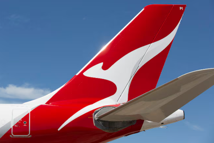 Qantas flight makes emergency landing in Auckland after fire alert
