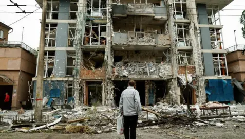 Zelenskyy Condemns Global “Silence” as Russia Launches Massive Airstrikes on Ukraine