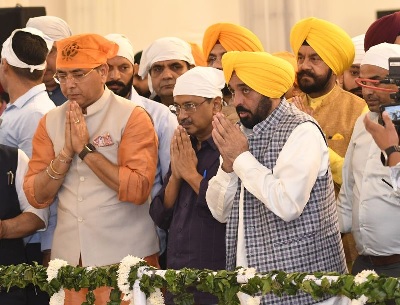 ਗੁਰੂ ਤੇਗ ਬਹਾਦਰ ਦੀ ਸ਼ਹਾਦਤ ਨੂੰ ਸਮਰਪਿਤ ਸਮਾਗਮ ਸ਼ੁਰੂ ਗੁਰੂ ਤੇਗ ਬਹਾਦਰ ਦੀ ਸ਼ਹਾਦਤ ਨੂੰ ਸਮਰਪਿਤ ਸਮਾਗਮ ਸ਼ੁਰੂ