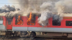 ਅੰਮ੍ਰਿਤਸਰ-ਸਹਰਸਾ ਜਾ ਰਹੀ ਗੱਡੀ ਦੇ ਏਸੀ ਕੋਚ ਵਿੱਚ ਅੱਗ ਲੱਗੀ