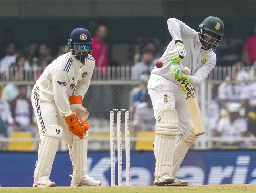 ਦੂਜਾ ਟੈਸਟ: ਦੱਖਣੀ ਅਫ਼ਰੀਕਾ ਨੇ ਚਾਹ ਦੀ ਬ੍ਰੇਕ ਤੱਕ 316/6 ਦਾ ਸਕੋਰ ਬਣਾਇਆ, ਮੁਥੂਸਵਾਮੀ ਨੇ ਜੜਿਆ ਨੀਮ ਸੈਂਕੜਾ ਦੂਜਾ ਟੈਸਟ: ਦੱਖਣੀ ਅਫ਼ਰੀਕਾ ਨੇ ਚਾਹ ਦੀ ਬ੍ਰੇਕ ਤੱਕ 316/6 ਦਾ ਸਕੋਰ ਬਣਾਇਆ, ਮੁਥੂਸਵਾਮੀ ਨੇ ਜੜਿਆ ਨੀਮ ਸੈਂਕੜਾ